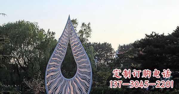 陕西水滴雕塑给公园带来流动的美