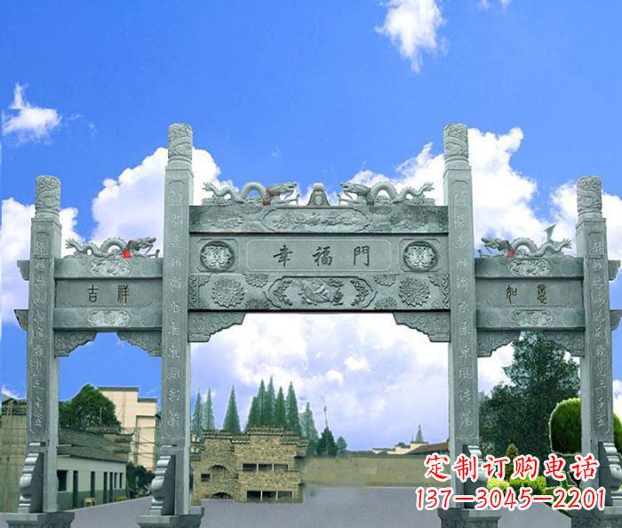陕西村庄三门牌坊的雕塑之美