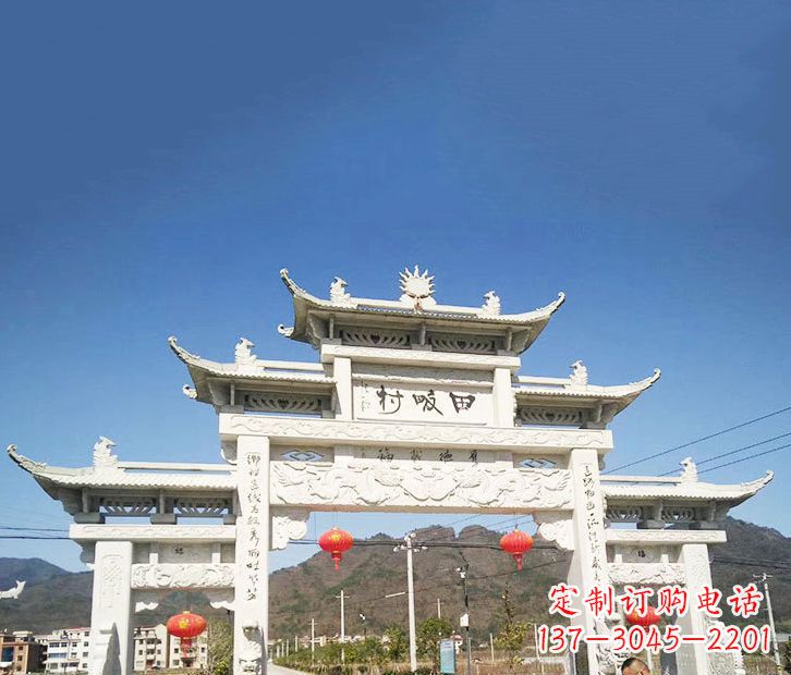 陕西村庄的牌坊雕塑