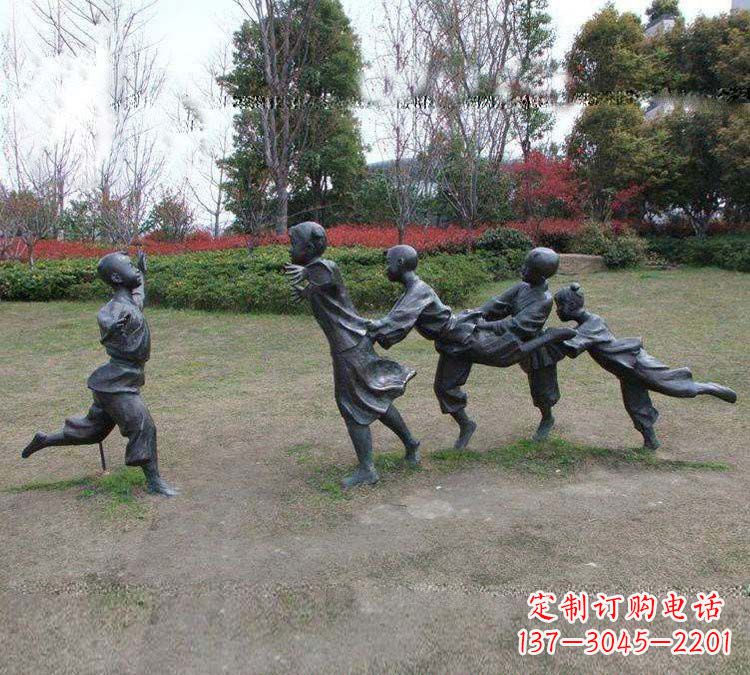 陕西铸铜老鹰捉小鸡儿童雕塑